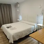 ゲストハウス ホスタル ラ エルミタ