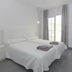 ホスタル ラ エルミタ ゲストハウス ネルハ
