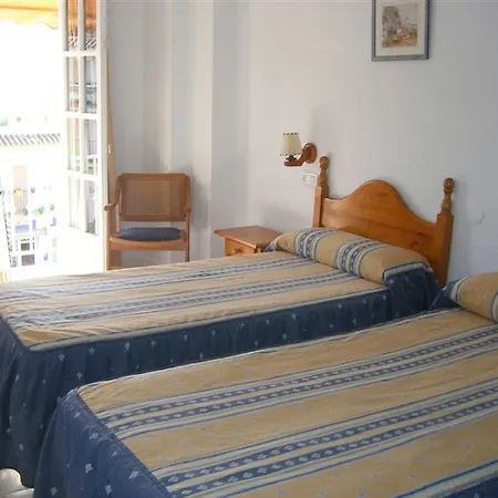 La Ermita Πανσιόν Nerja