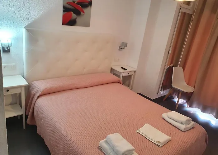 호스탈 라 에르미타 2*