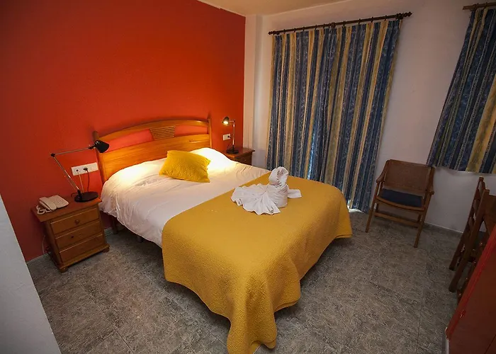 호스탈 라 에르미타 2*